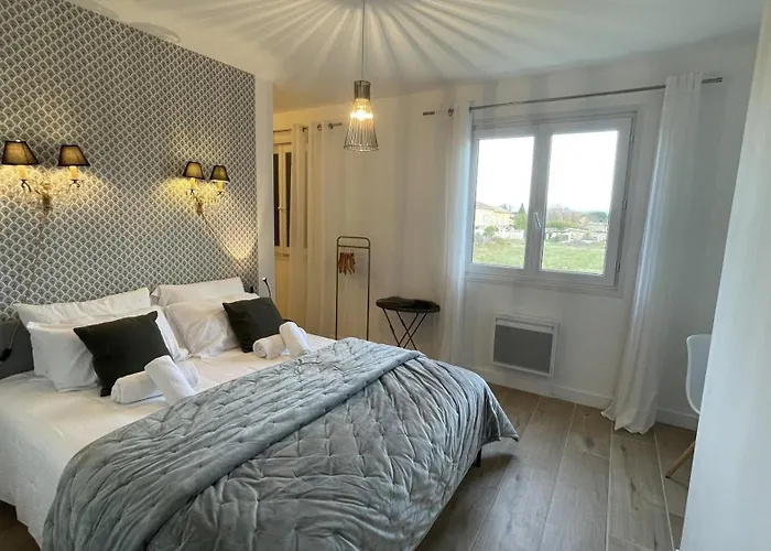 Le Clos Du Moulin 2 - Home 3 Bedroom, Garden, Near Avignon, In Provence (Adults Only)